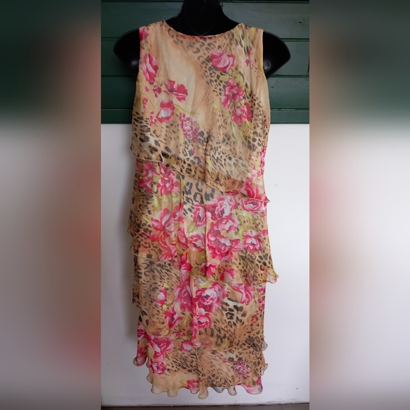 Ladies summer dress. All proceeds to charity - Picture 2 of 3